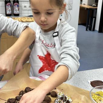 Kinder-Weihnachtsbäckerei in Vilsbiburg